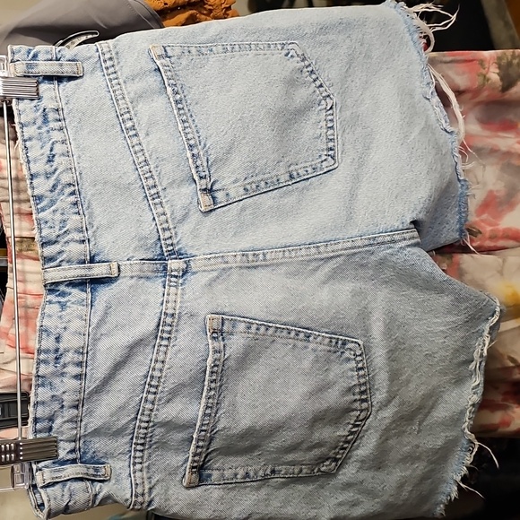 Zara Light Jeans Shorts - Picture 3 of 3